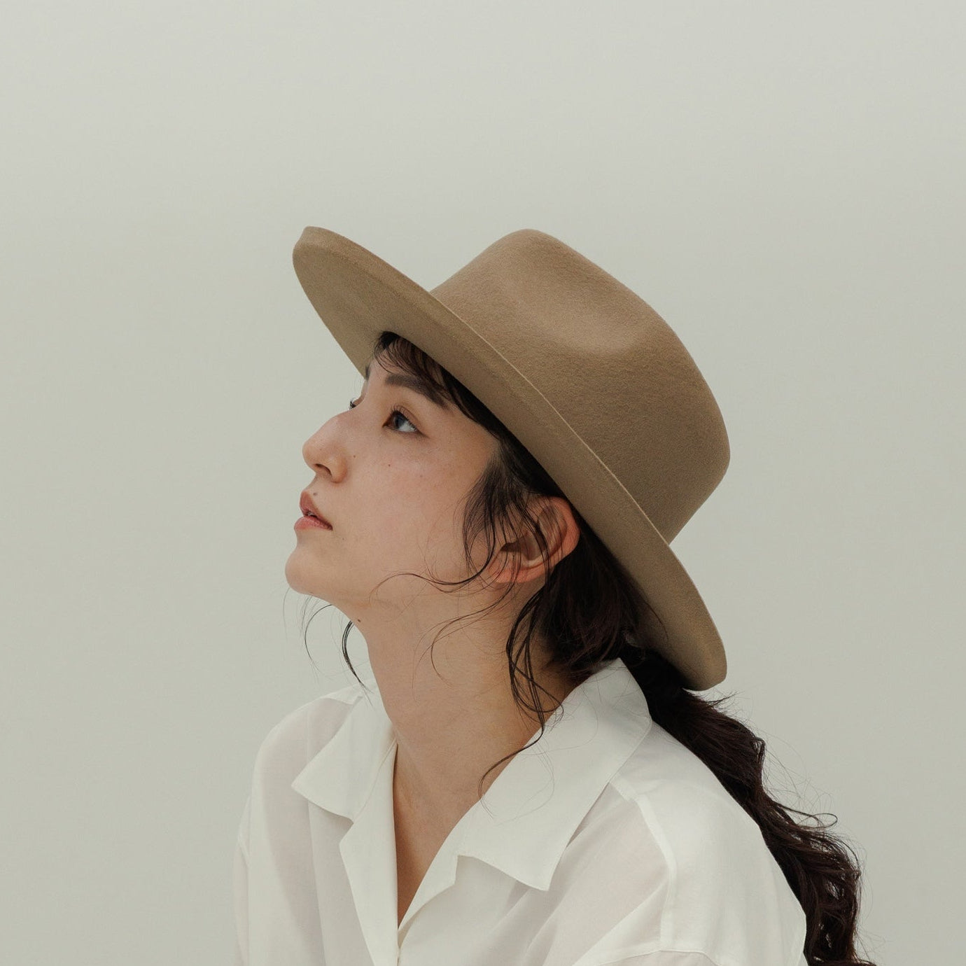 BRIM UP LONG FELT HAT -women-